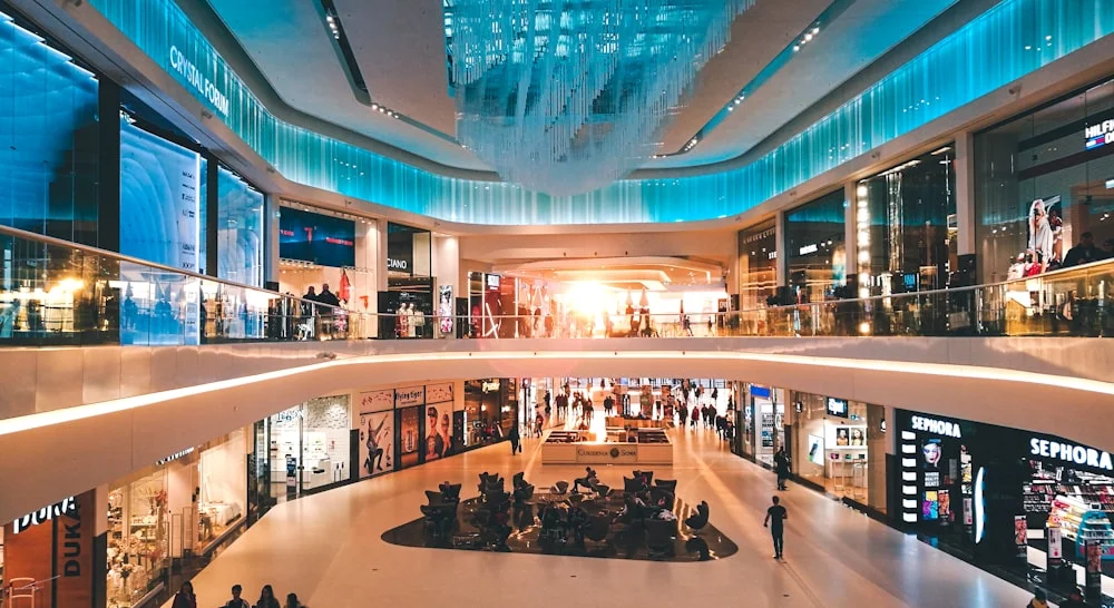 Emaar Square Mall AVM & Alışveriş - Dış Görünüm ve Ulaşım Rehberi