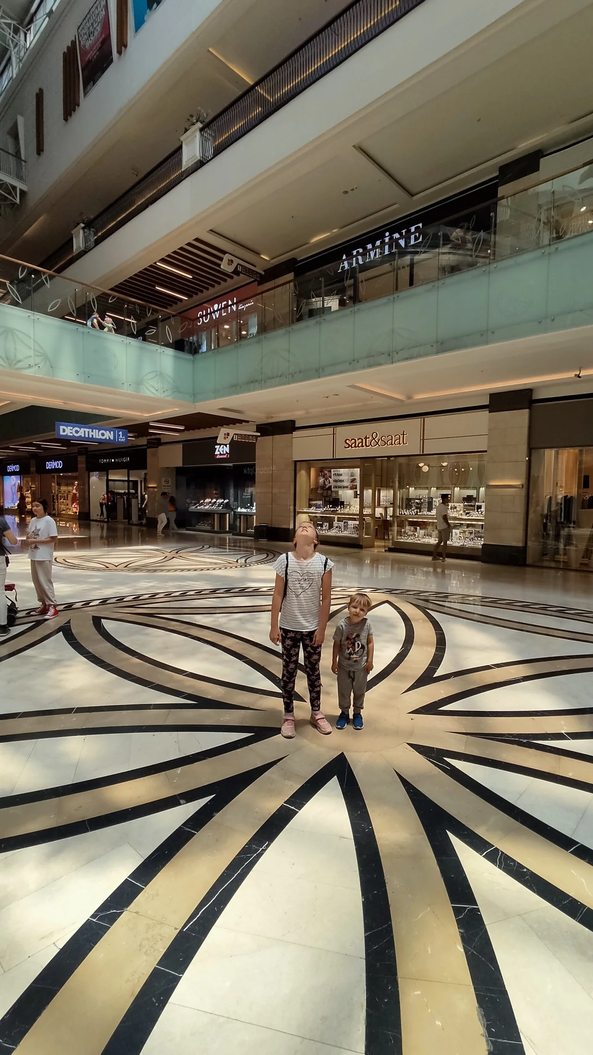 Konya Kentplaza Alışveriş ve Yaşam Merkezi AVM & Alışveriş Merkezleri - Dış Görünüm ve Ulaşım Rehberi