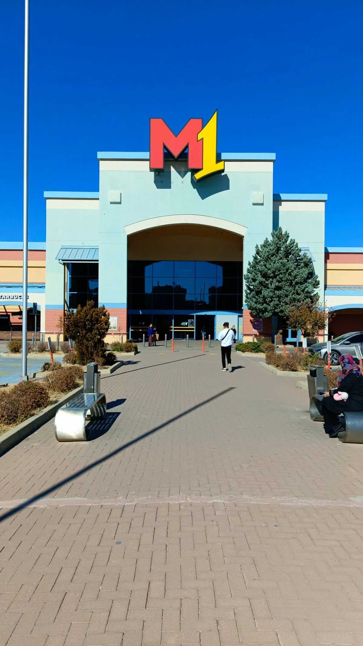 M1 Konya Alışveriş Merkezi AVM & Alışveriş Merkezleri - Dış Görünüm ve Ulaşım Rehberi