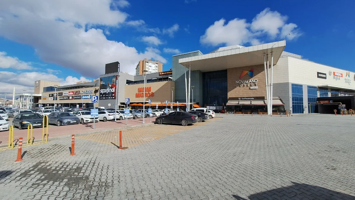 Novaland Outlet Alışveriş Merkezi AVM & Alışveriş Merkezleri - Dış Görünüm ve Ulaşım Rehberi