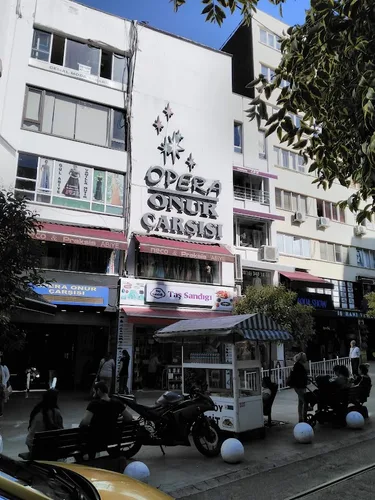 Bahariye Opera Onur Çarşısı AVM & Alışveriş - Dış Görünüm ve Ulaşım Rehberi