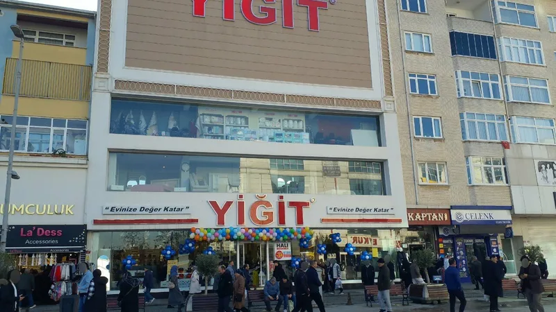 Yigit AVM & Alışveriş - Dış Görünüm ve Ulaşım Rehberi
